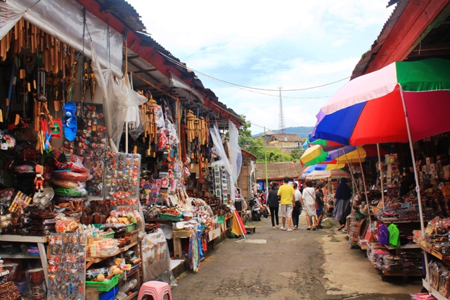 Бали рынок в Чандикунинг
