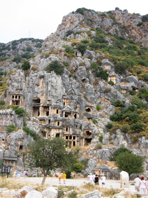Турция скальные гробницы