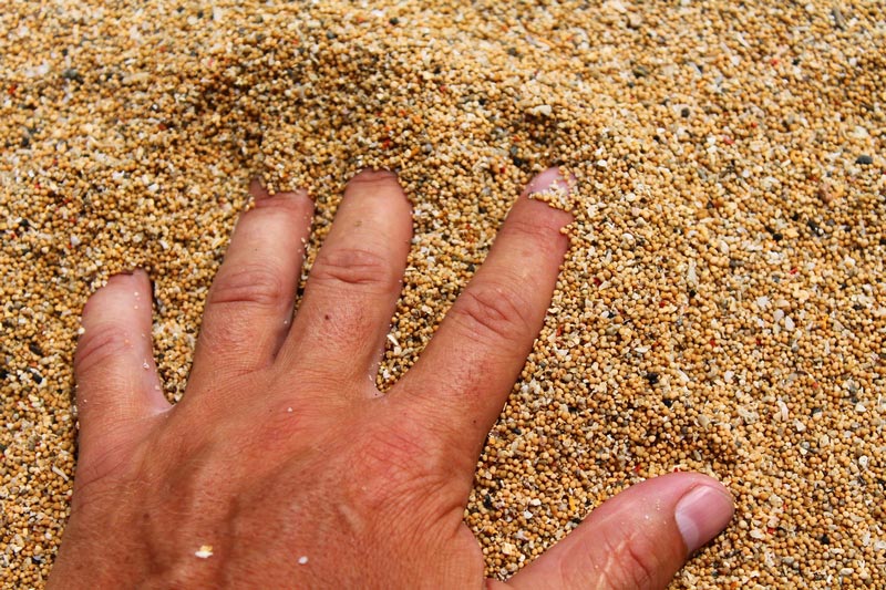 6-песок-на-пляже-санур