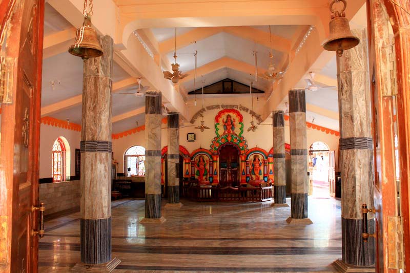 24а-внутри-индуистского-храма