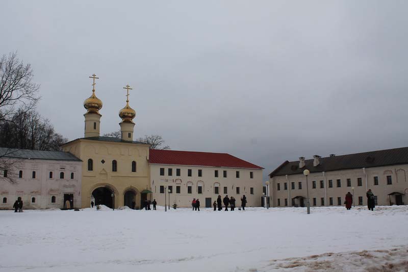 14 фото монастырь тихвинский зимой