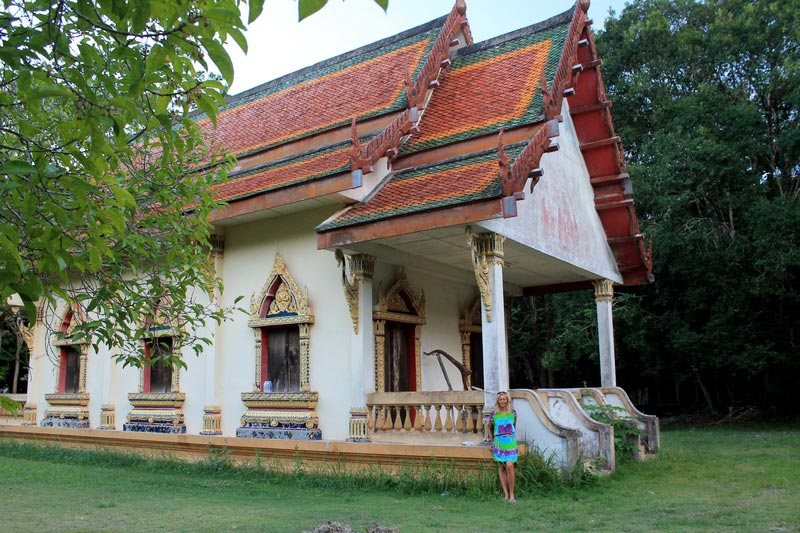 buddhist-temple-on-koh-lanta