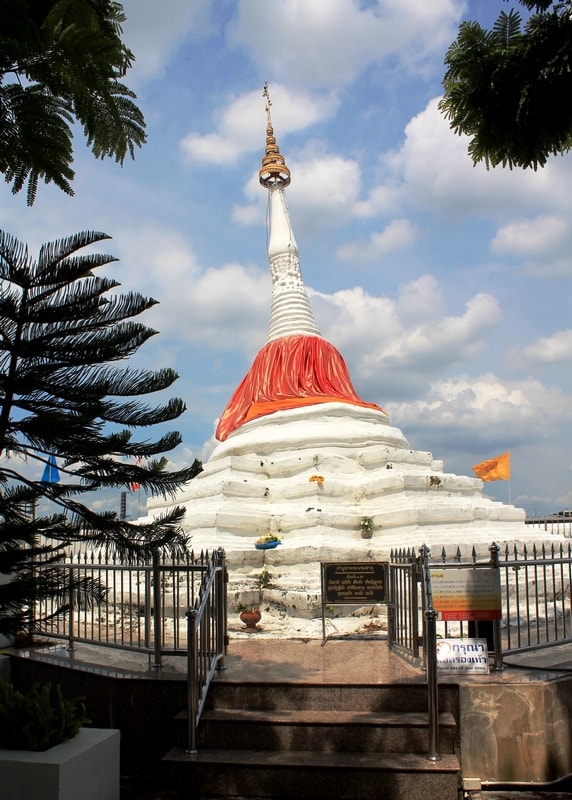 20 Inclining Pagoda Koh Kred
